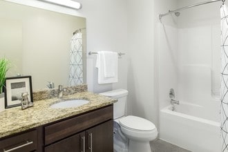 Liberty Crest Apartments in Lorton, VA - Foto de edificio - Building Photo