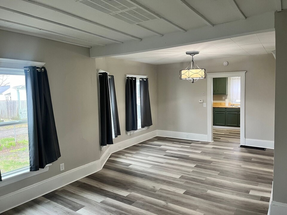 408 N Van Dorn St in Jackson, MI - Building Photo