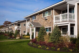 231 Lakeland Ave in Sayville, NY - Building Photo - Building Photo