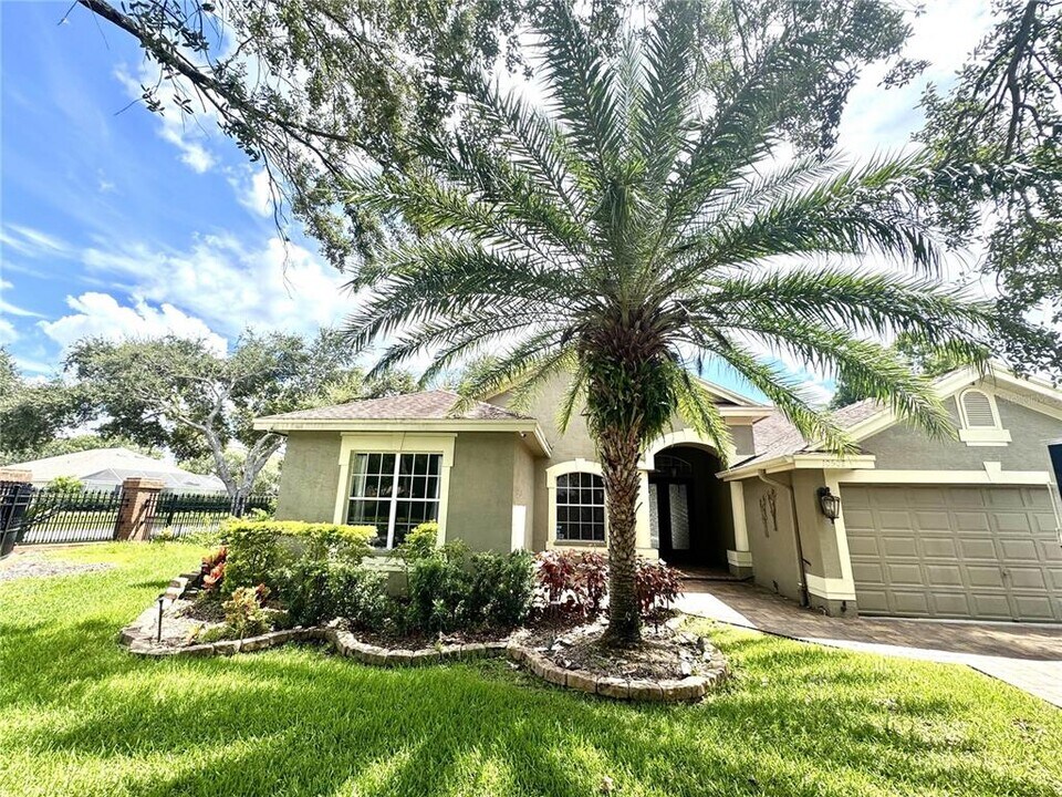 10502 Chelmsford Way in Tampa, FL - Building Photo