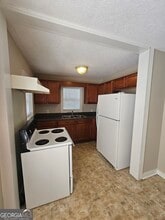 12 Boone Dr in Newnan, GA - Building Photo - Building Photo