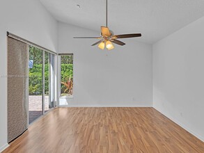 3420 Washington Ln in Hollywood, FL - Foto de edificio - Building Photo