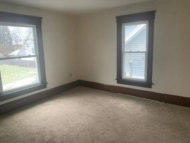 property at 2817 2nd St NW