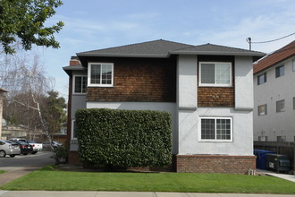 2125 Santa Clara Ave in Alameda, CA - Building Photo - Building Photo