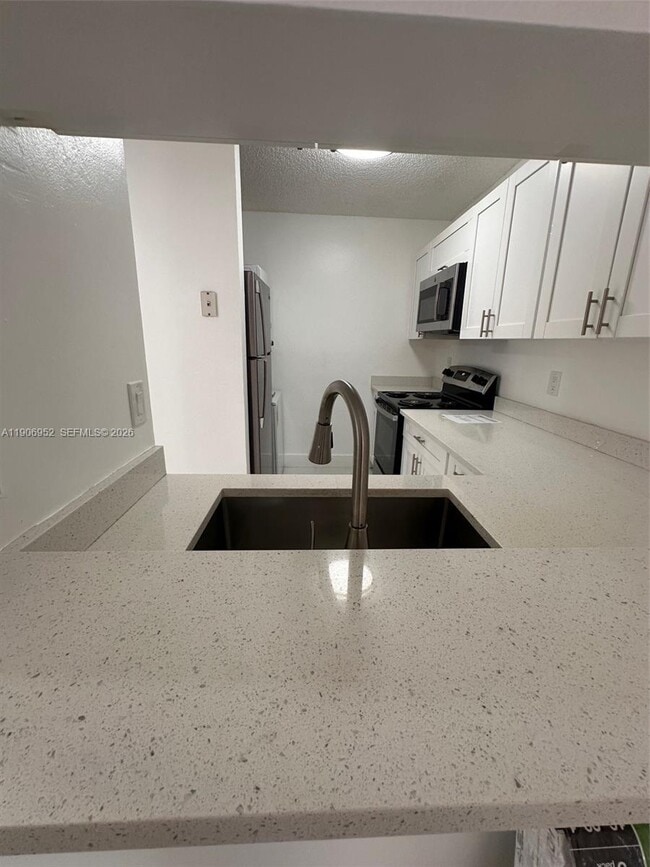 property at 1021 Twin Lakes Dr