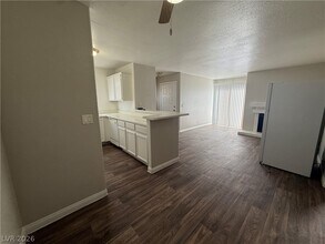 2967 Juniper Hills Blvd in Las Vegas, NV - Building Photo - Building Photo