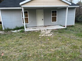 115 Rupe St in Spring Lake, NC - Building Photo