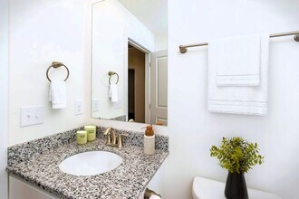 2446 Legg Ln in Knoxville, TN - Building Photo - Building Photo