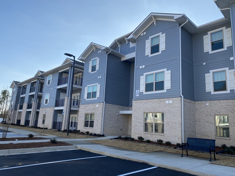 Magnolia Trace in Montgomery, AL - Building Photo