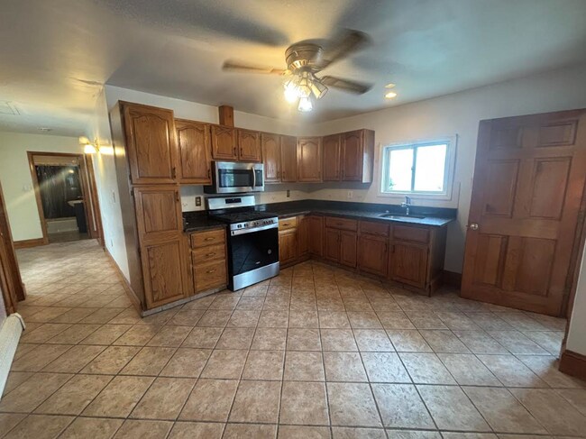 69 Gore St, Unit 2