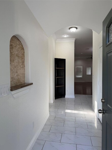 398 Mesa Dr, Unit A in Del Valle, TX - Foto de edificio - Building Photo