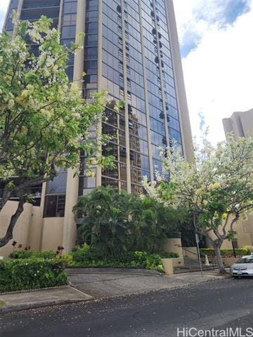 property at 2101 Nuuanu Ave