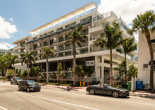 6080 Design Hotel Condos in Miami Beach, FL - Foto de edificio - Building Photo