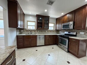 518 Magnolia Ave in Inglewood, CA - Building Photo - Building Photo