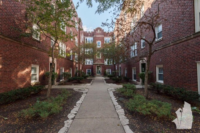 3246 N Clifton Ave, Unit 1W in Chicago, IL - Building Photo - Building Photo