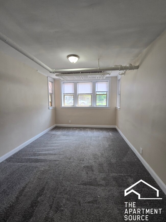 property at 3258 W Belle Plaine Ave