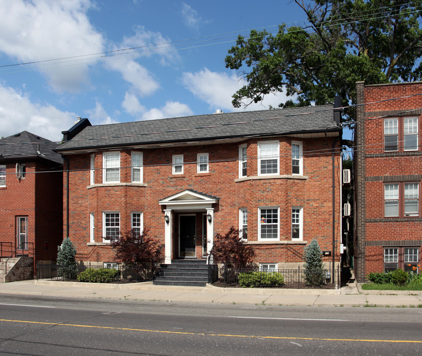 255-261 Jane St in Toronto, ON - Building Photo