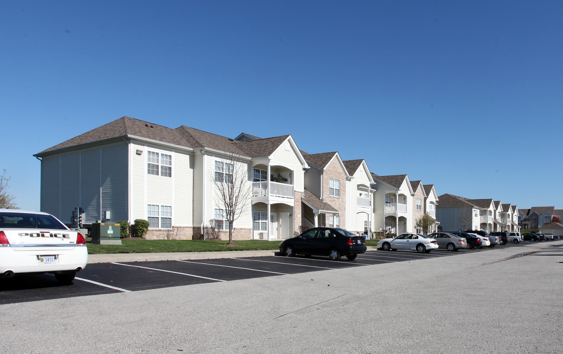 Aberdeen Apartments at Heartland Crossing in Indianapolis, IN - Foto de edificio