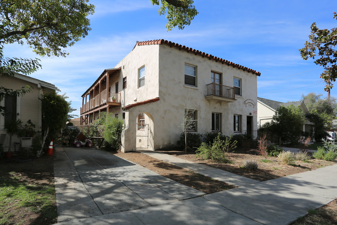 1104 E Harvard St in Glendale, CA - Building Photo