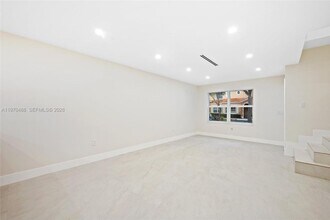 8511 NW 141st Terrace in Miami Lakes, FL - Building Photo - Building Photo
