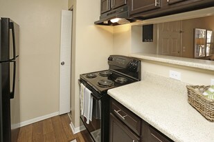 Crossing at Holcomb Bridge in Roswell, GA - Building Photo