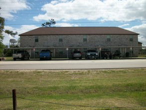 300-322 Parkside Dr in Bridge City, TX - Building Photo - Building Photo