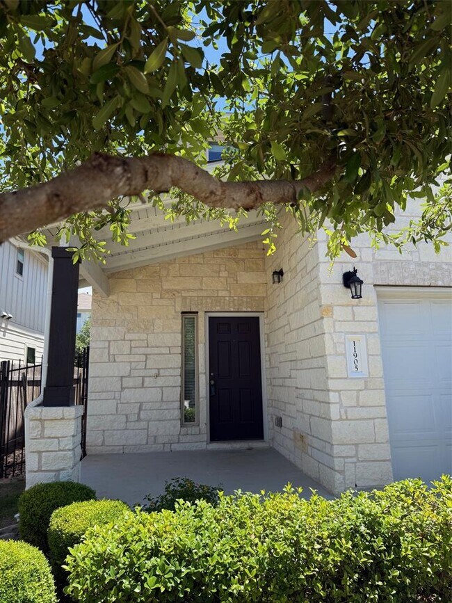 11905 Mercantile Ln in Austin, TX - Building Photo - Building Photo