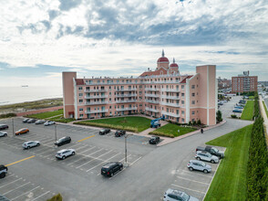 Lido Beach Towers in Lido Beach, NY - Building Photo - Building Photo