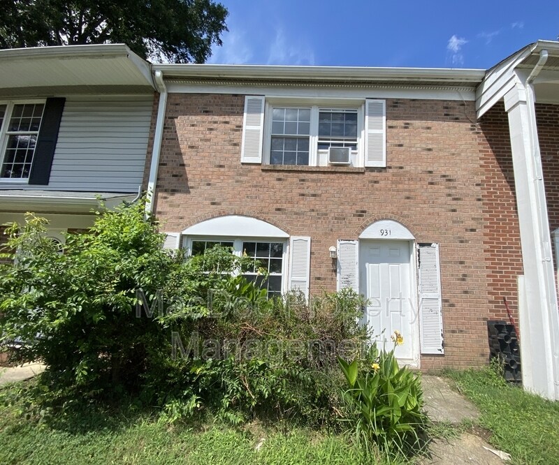 931 Bellows Ave in Fredericksburg, VA - Building Photo