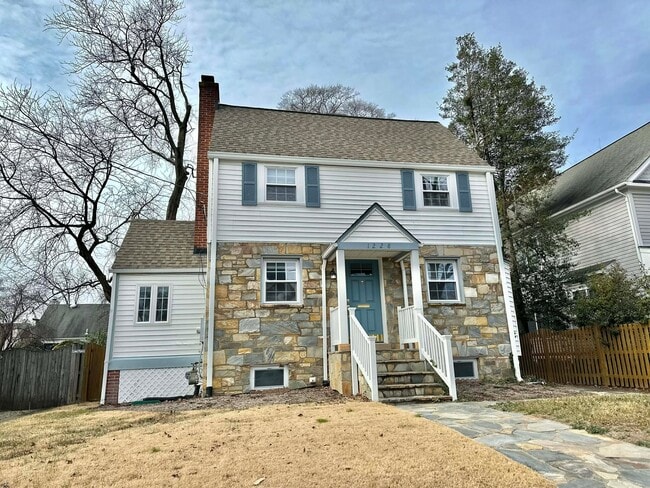 property at 1228 N Stuart St