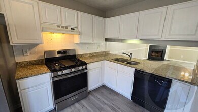 1695 Barrington Overlook in Marietta, GA - Building Photo - Building Photo