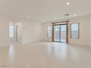 7966 Mountain Lilac St in Las Vegas, NV - Building Photo - Building Photo