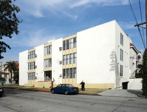 1010 S Bedford St in Los Angeles, CA - Foto de edificio - Building Photo