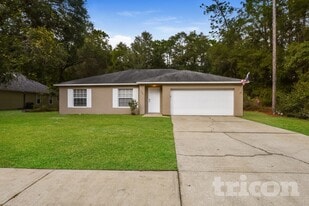 3390 Shalimar Cir in Deltona, FL - Building Photo