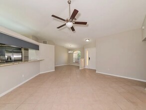 6221 65th Pl E in Palmetto, FL - Building Photo - Building Photo