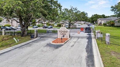 1645 Windsor Oak Ct in Kissimmee, FL - Foto de edificio - Building Photo