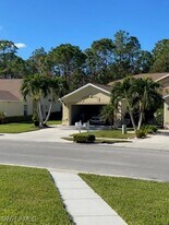 5301 Whitten Dr in Naples, FL - Building Photo
