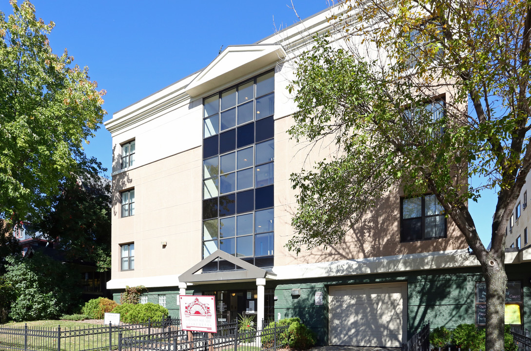 Johnson Legacy Apartments in Milwaukee, WI - Building Photo