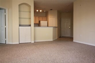 5811 Legacy Crescent Pl in Riverview, FL - Building Photo - Building Photo