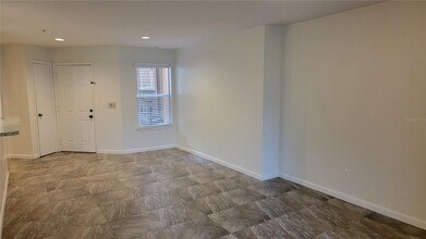 486 N Pin Oak Pl in Longwood, FL - Building Photo - Building Photo