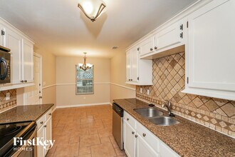916 Meadow Park Dr in White Settlement, TX - Building Photo - Building Photo