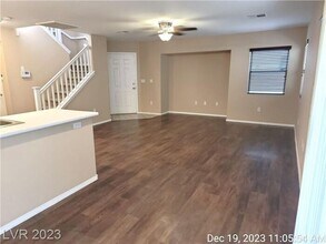 10448 Chandra Ave in Las Vegas, NV - Building Photo - Building Photo