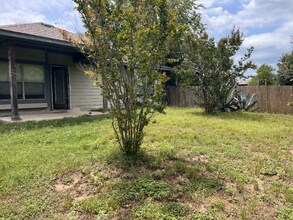 126 Split Rail Dr in San Marcos, TX - Building Photo - Building Photo