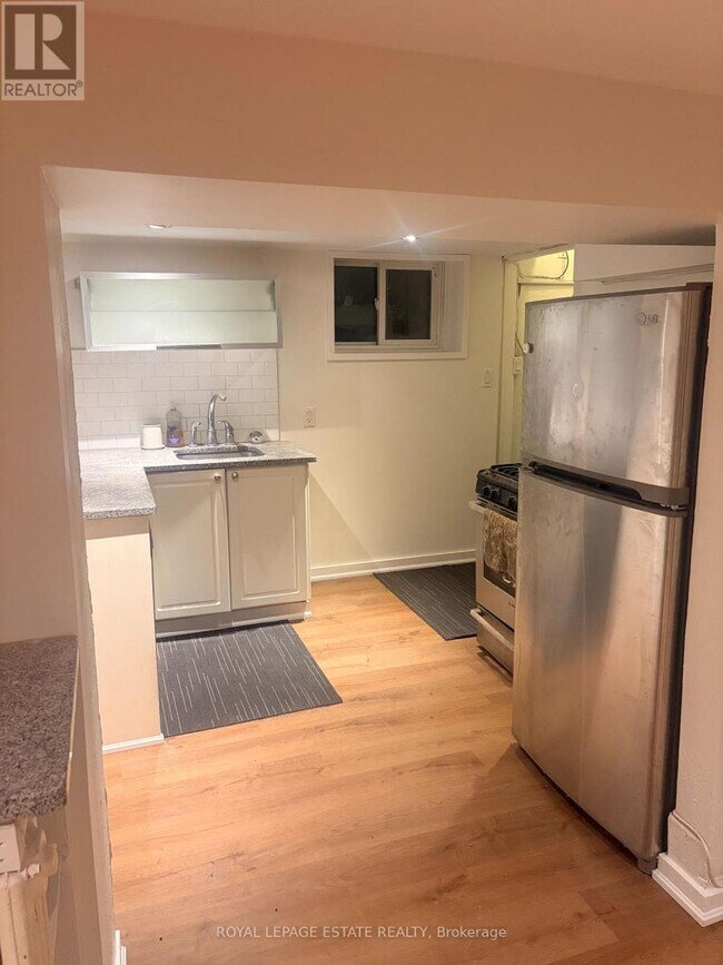 225 Indian Rd in Toronto, ON - Building Photo - Building Photo