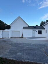 261 Shaker Rd in Gray, ME - Building Photo - Building Photo
