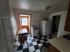 41 E Main St in Fort Kent, ME - Foto de edificio - Building Photo