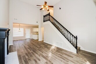 5030 Baywood Dr in Millington, TN - Foto de edificio - Building Photo