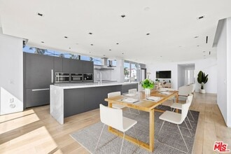 1012 2nd St in Santa Monica, CA - Building Photo - Building Photo