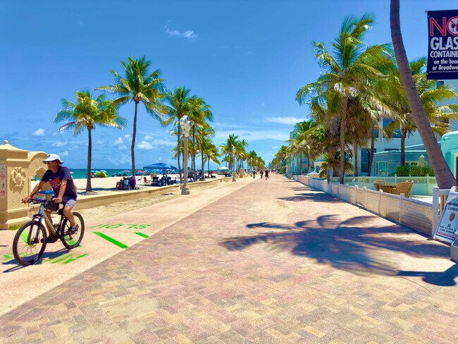 322 Oregon St-Unit -FL2-ID1034664P in Hollywood, FL - Building Photo - Building Photo