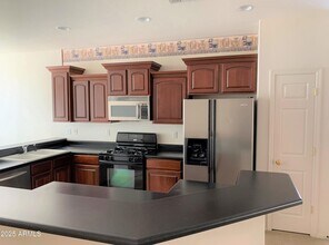 14568 W Crocus Dr in Surprise, AZ - Foto de edificio - Building Photo
